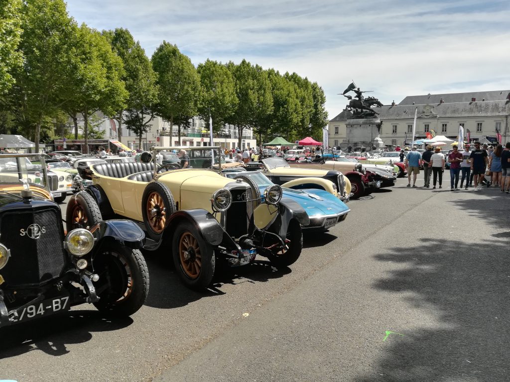 Classic cars in Chinon at the Chinon Classic 2019