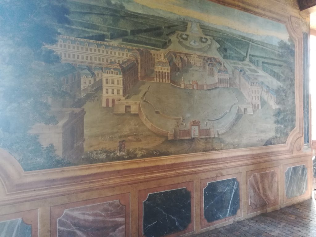 Wall paintings at the Chateau de Gizeux